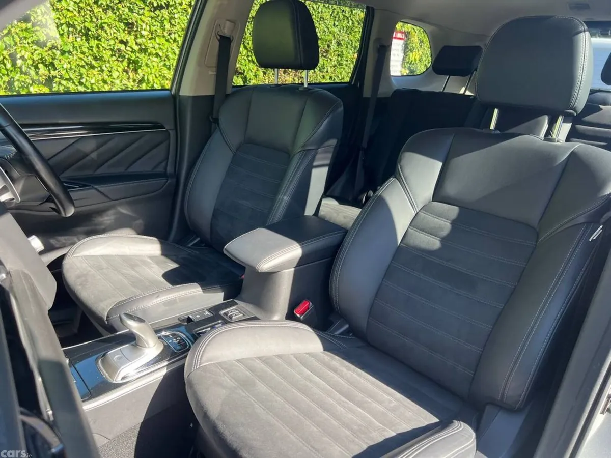 Mitsubishi Outlander SUV, Petrol Plug-in Hybrid, 2022, Silver