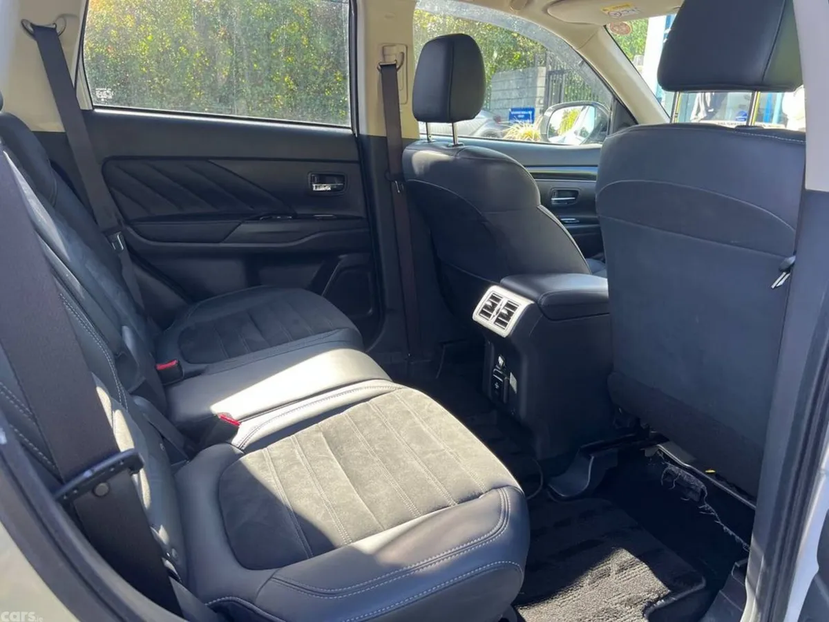 Mitsubishi Outlander SUV, Petrol Plug-in Hybrid, 2022, Silver