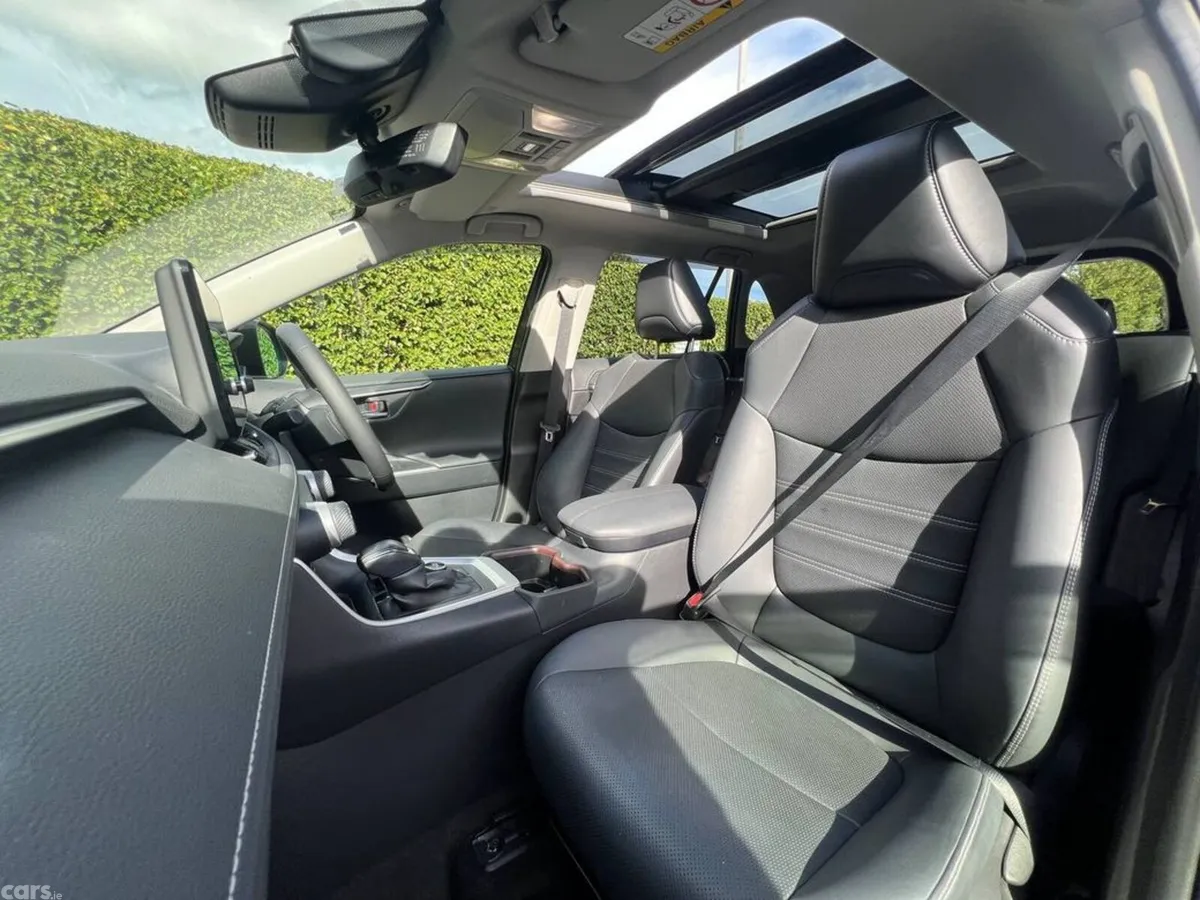 Toyota RAV4 SUV, Petrol Hybrid, 2023, Black