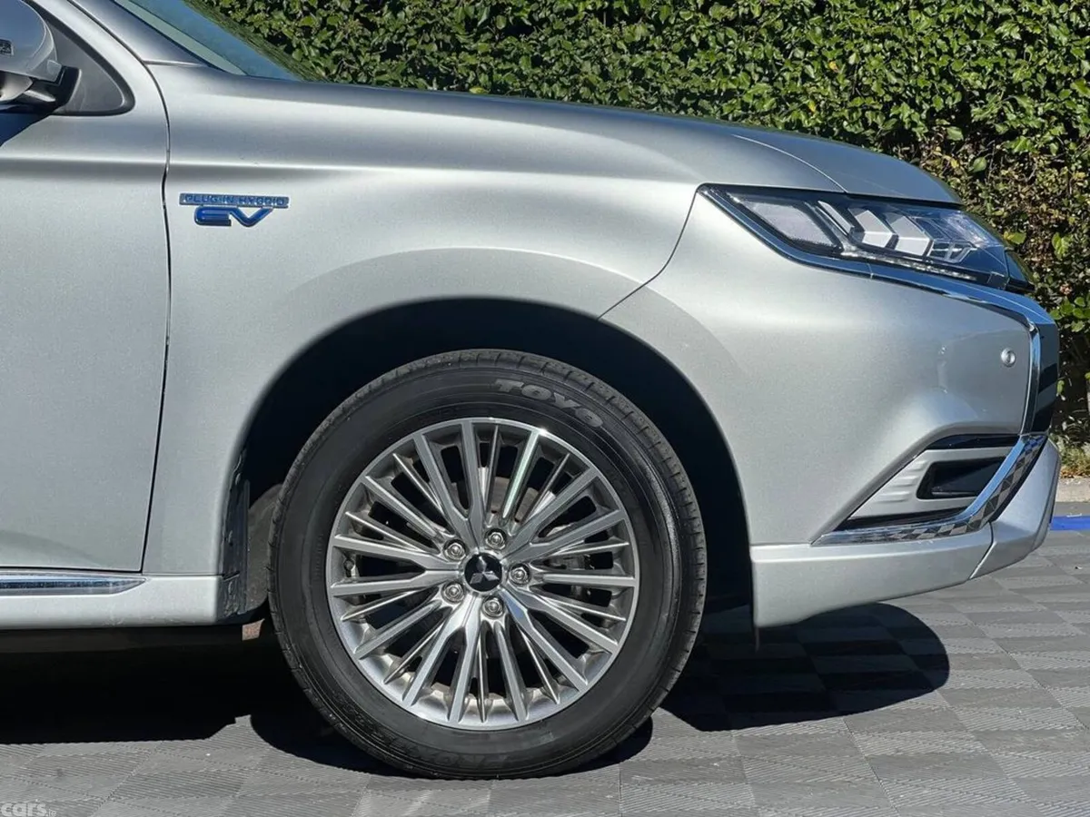 Mitsubishi Outlander SUV, Petrol Plug-in Hybrid, 2022, Silver
