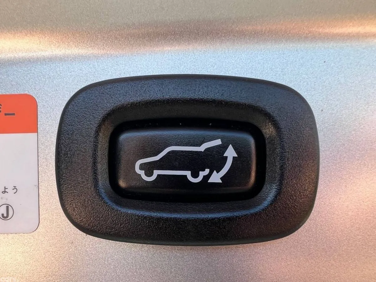 Mitsubishi Outlander SUV, Petrol Plug-in Hybrid, 2022, Silver