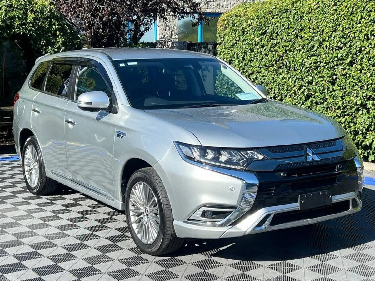 Mitsubishi Outlander SUV, Petrol Plug-in Hybrid, 2022, Silver