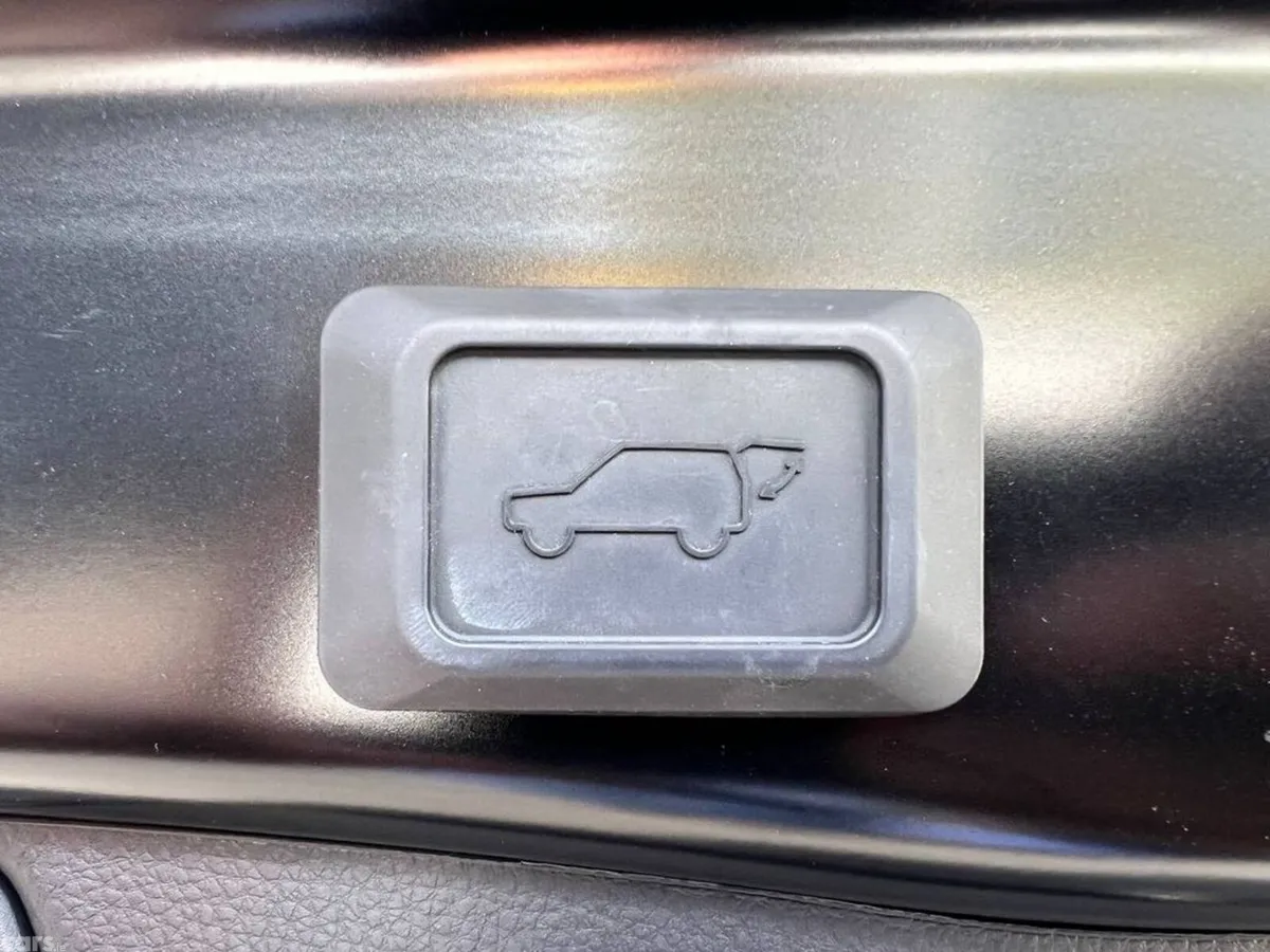 Toyota RAV4 SUV, Petrol Hybrid, 2023, Black