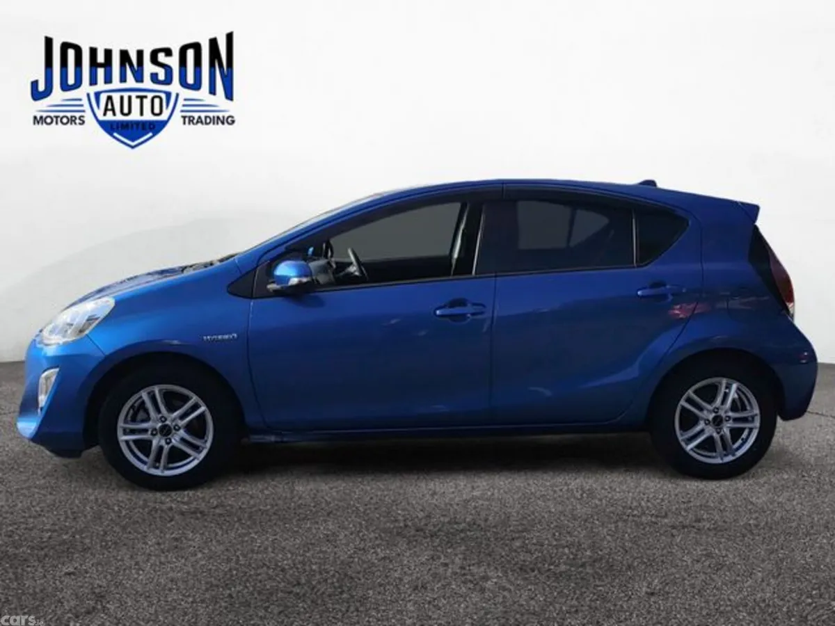 Toyota Aqua Hatchback, Petrol Hybrid, 2017, Blue