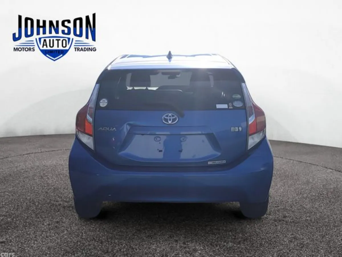 Toyota Aqua Hatchback, Petrol Hybrid, 2017, Blue