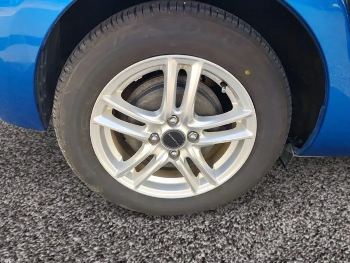 Toyota Aqua Hatchback, Petrol Hybrid, 2017, Blue