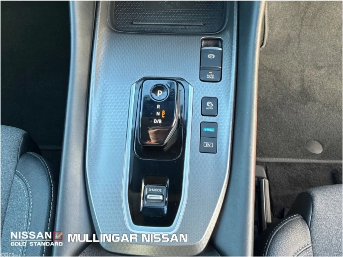 Nissan Qashqai MPV, Petrol Hybrid, 2026, Red