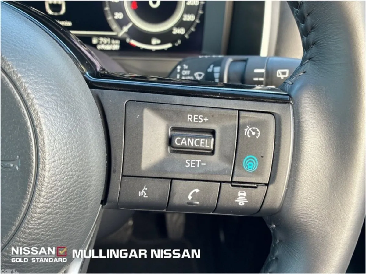 Nissan Qashqai MPV, Petrol Hybrid, 2026, Red