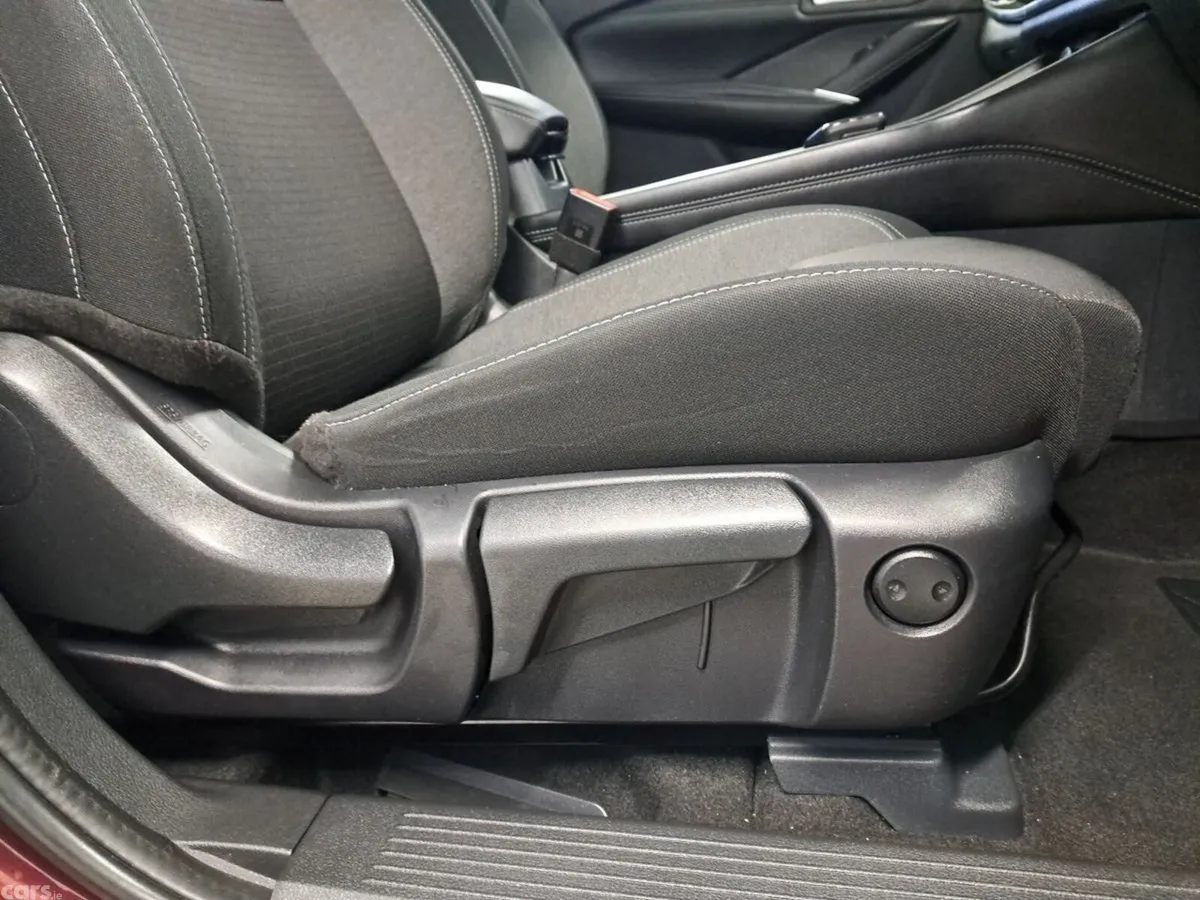 Nissan Qashqai SUV, Petrol Hybrid, 2024, Red