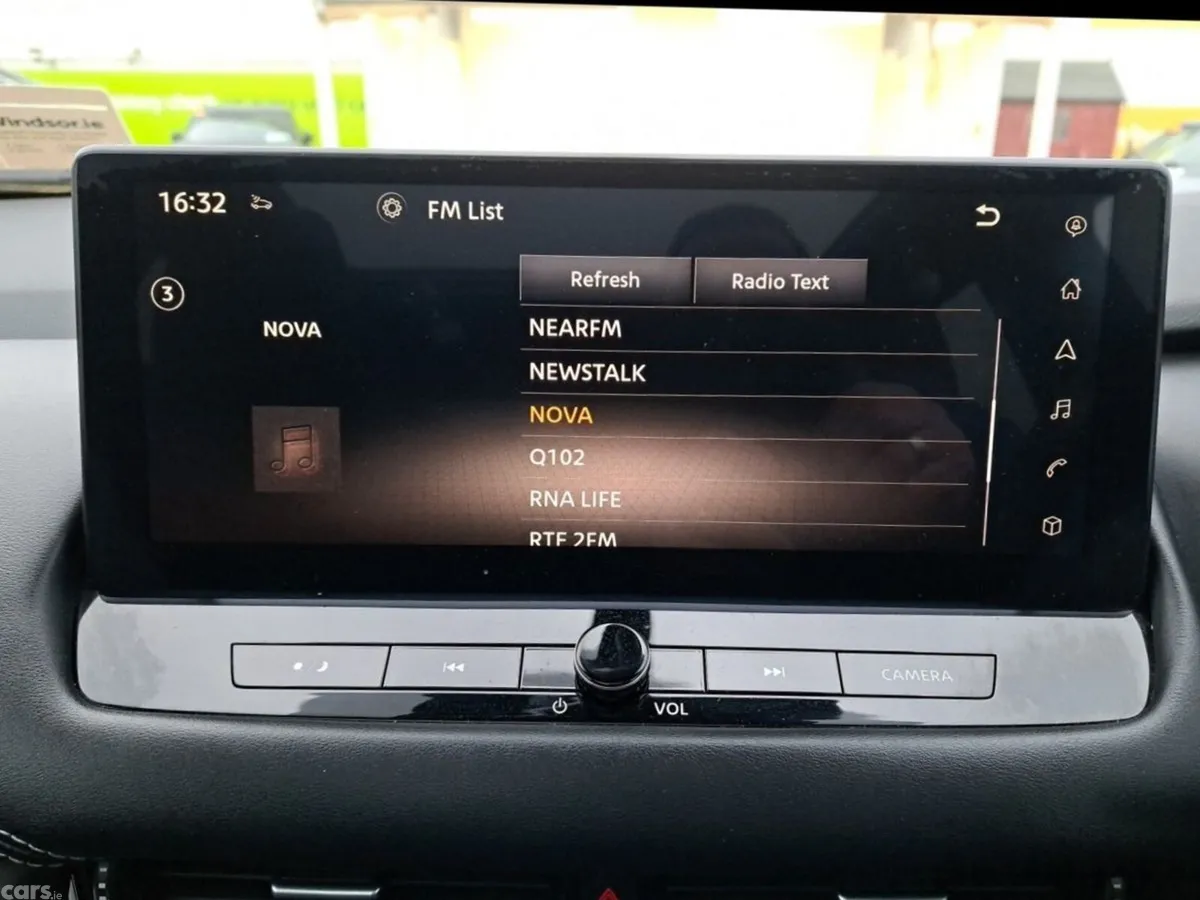 Nissan Qashqai SUV, Petrol Hybrid, 2024, Red
