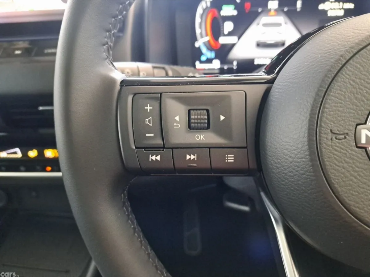 Nissan Qashqai SUV, Petrol Hybrid, 2024, Red