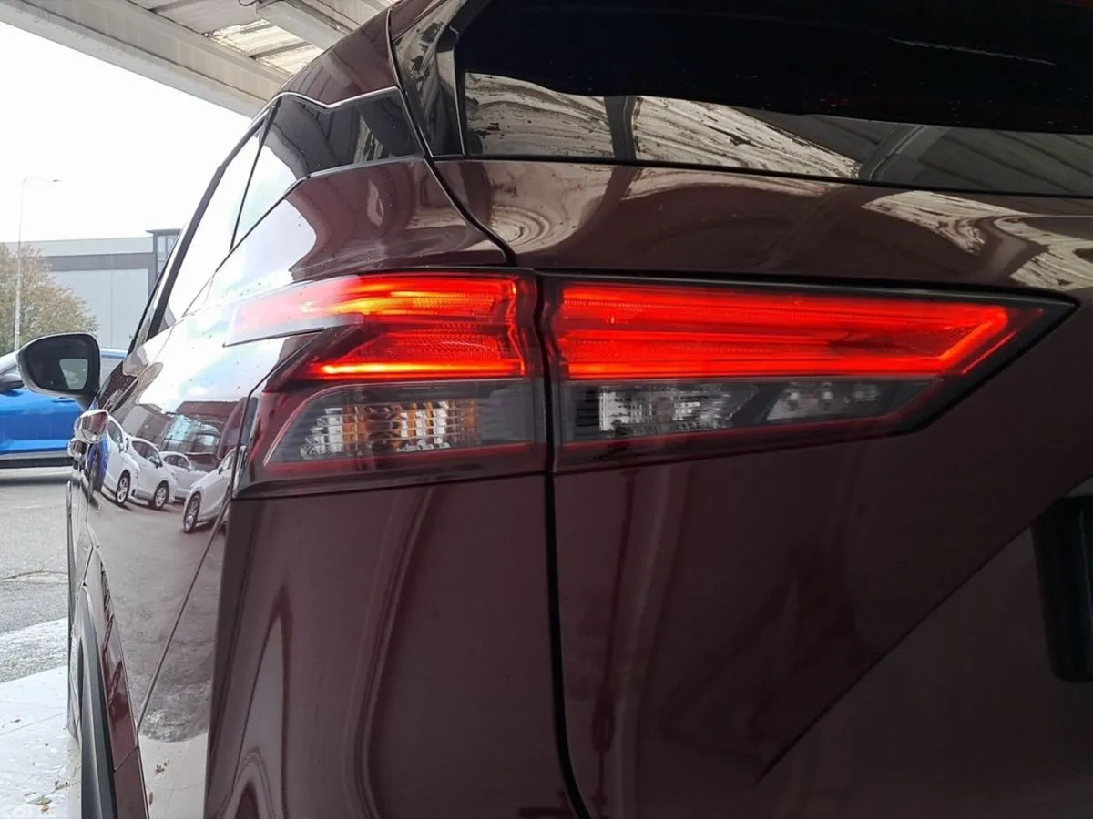 Nissan Qashqai SUV, Petrol Hybrid, 2024, Red