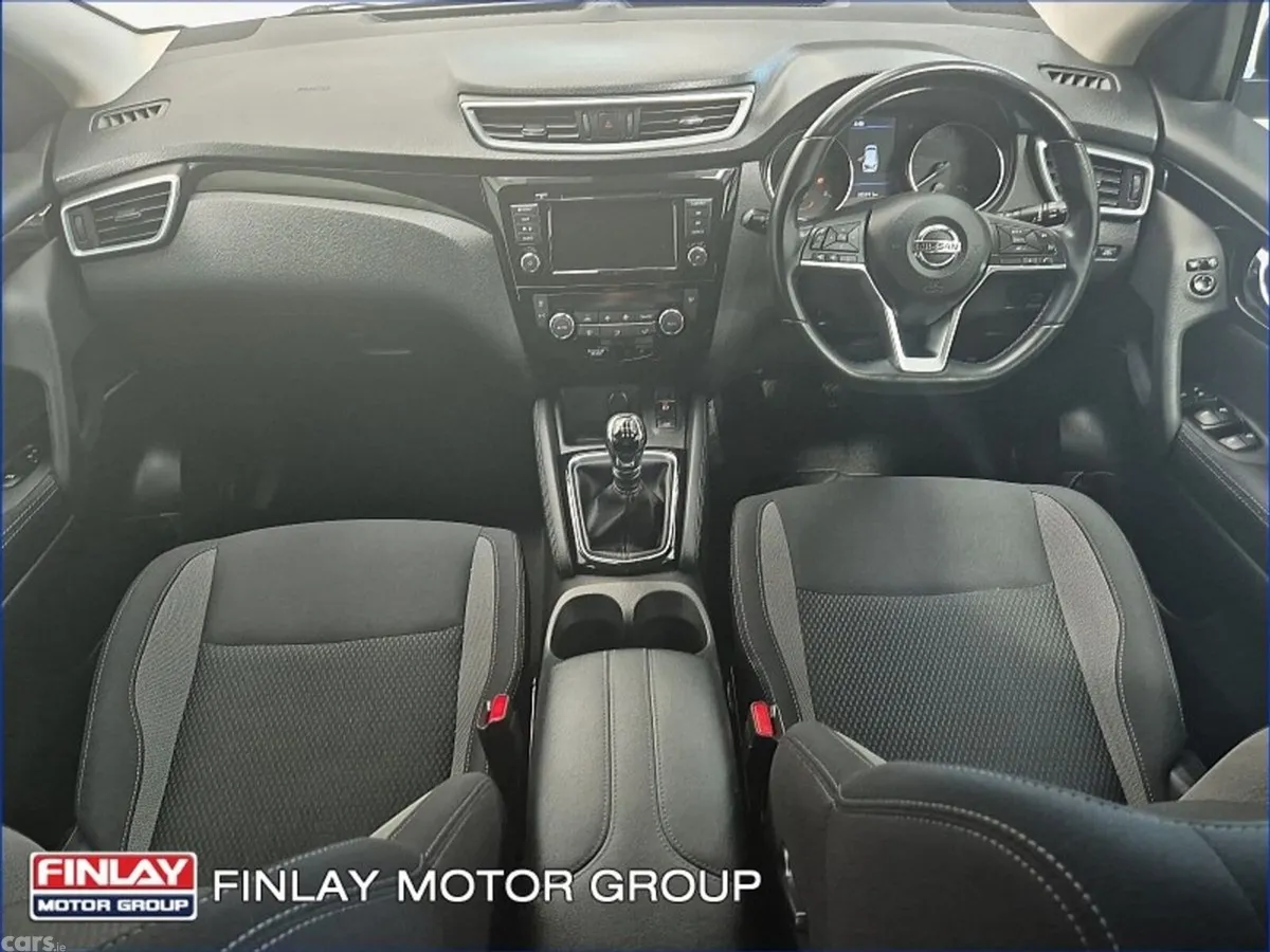 Nissan Qashqai Hatchback, Petrol, 2021, White