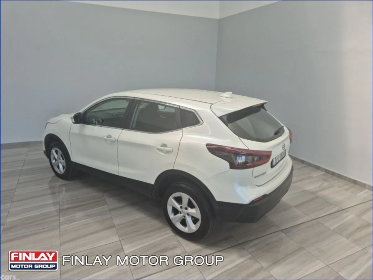 Nissan Qashqai Hatchback, Petrol, 2021, White