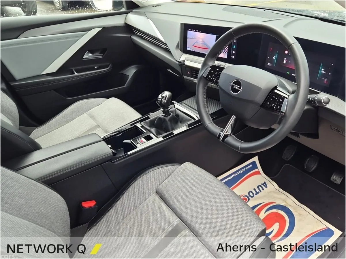 Opel Astra Hatchback, Petrol, 2023, Black