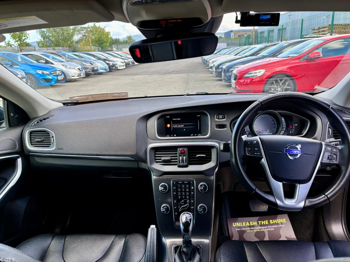Volvo V40 Hatchback, Diesel, 2015, Black