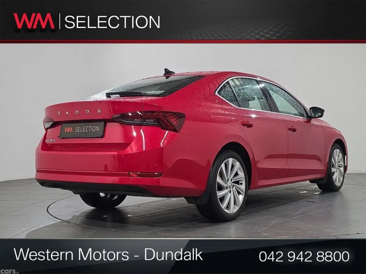 Skoda Octavia Saloon, Petrol, 2023, Red