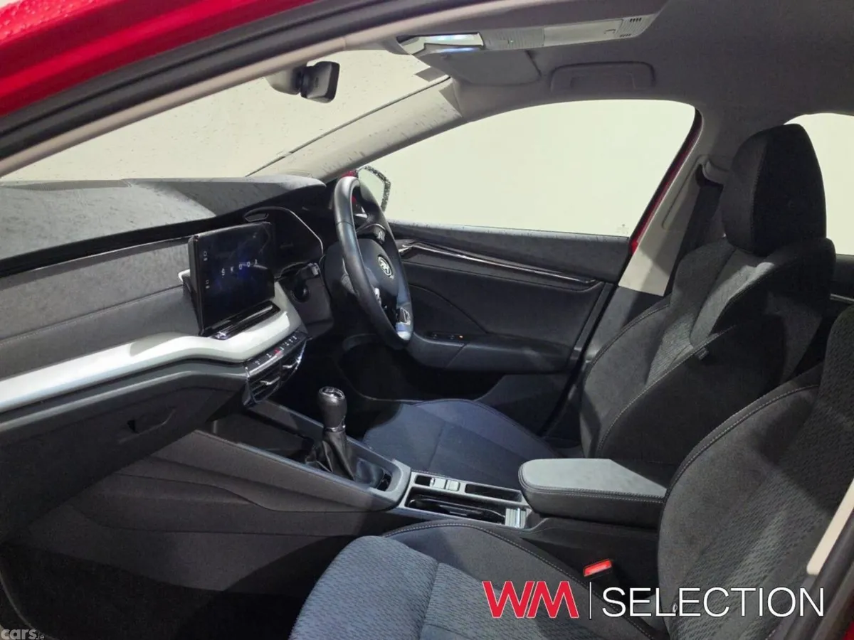 Skoda Octavia Saloon, Petrol, 2023, Red