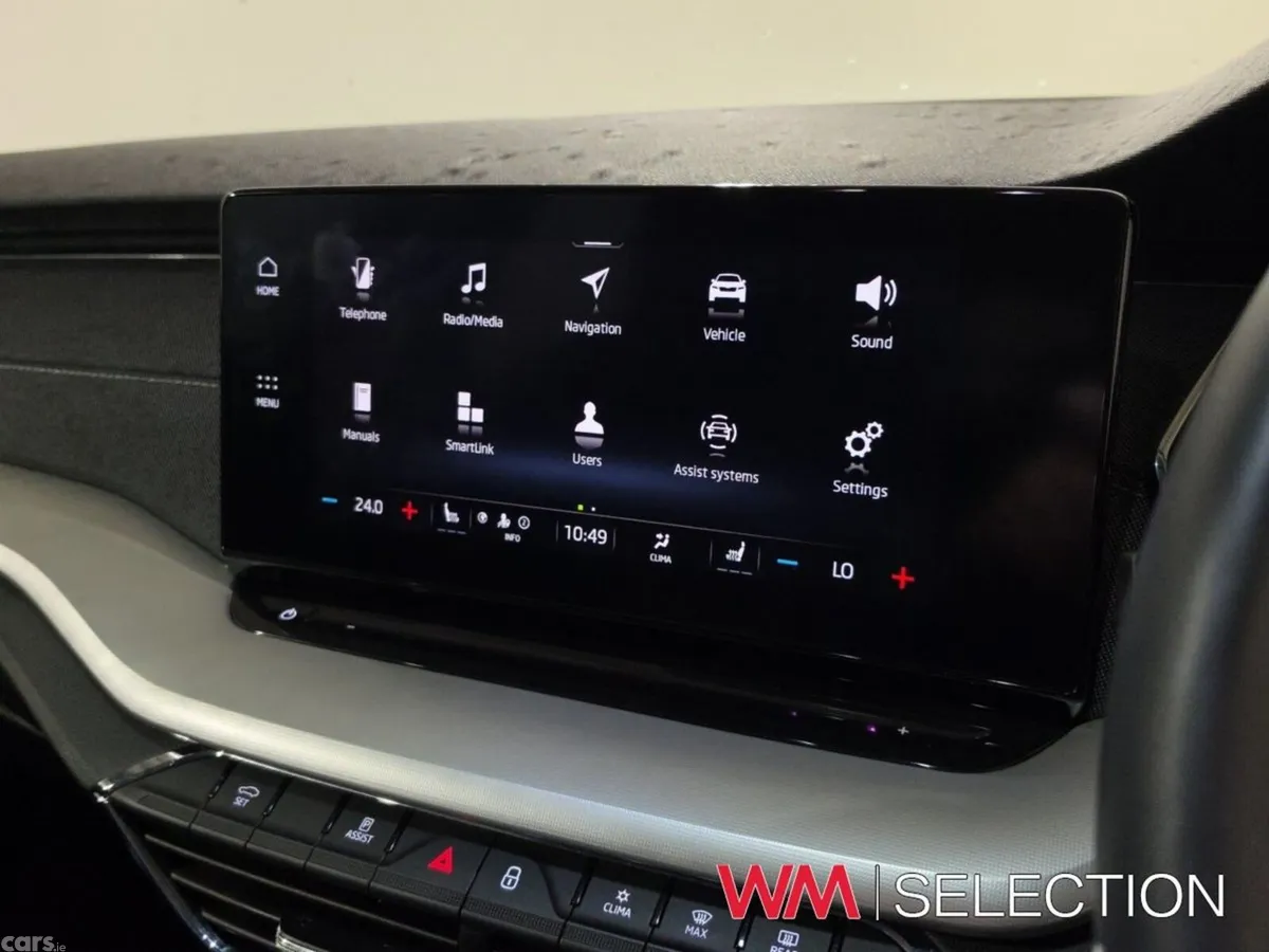Skoda Octavia Saloon, Petrol, 2023, Red