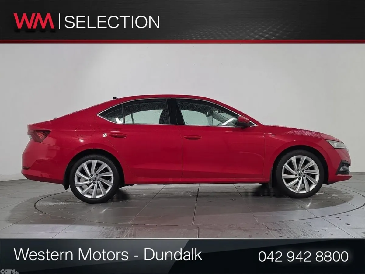Skoda Octavia Saloon, Petrol, 2023, Red