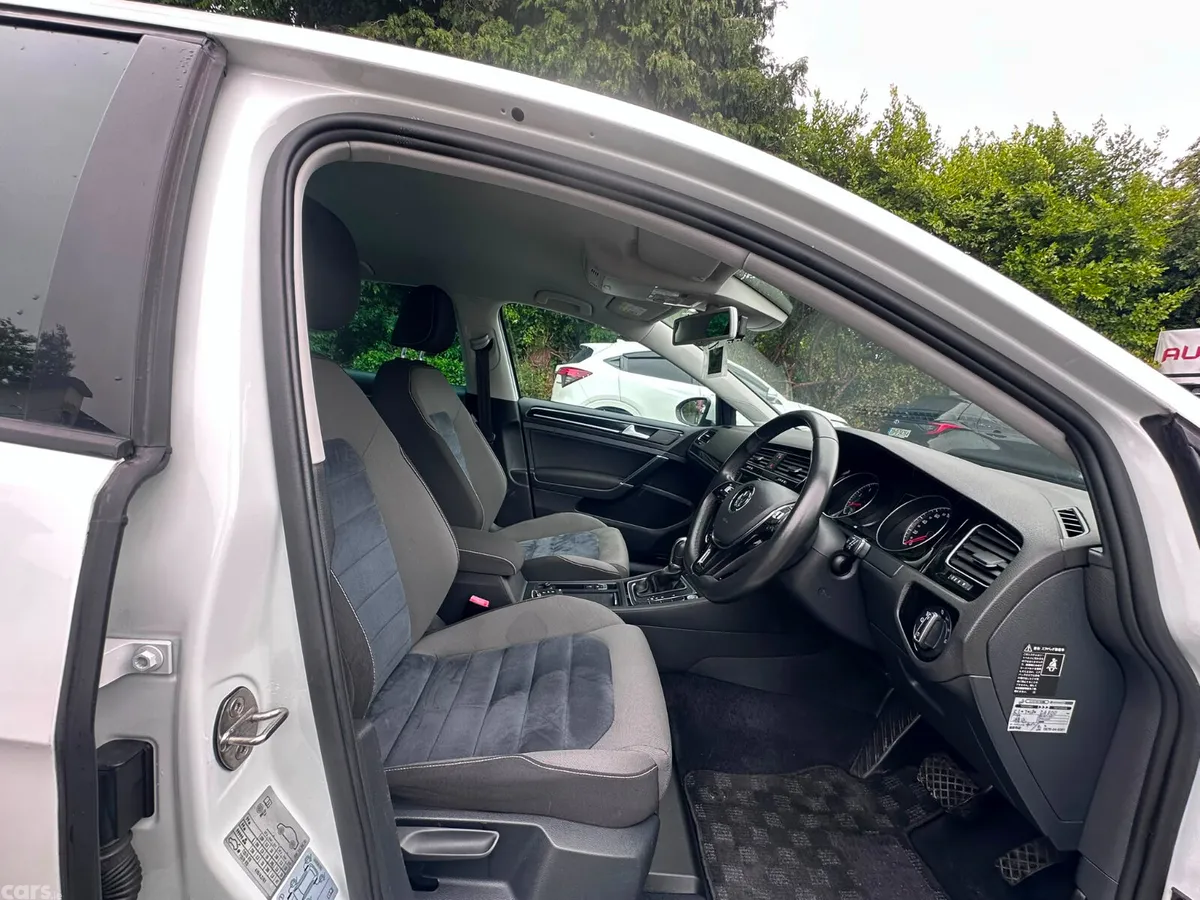 Volkswagen Golf Hatchback, Petrol, 2016, White