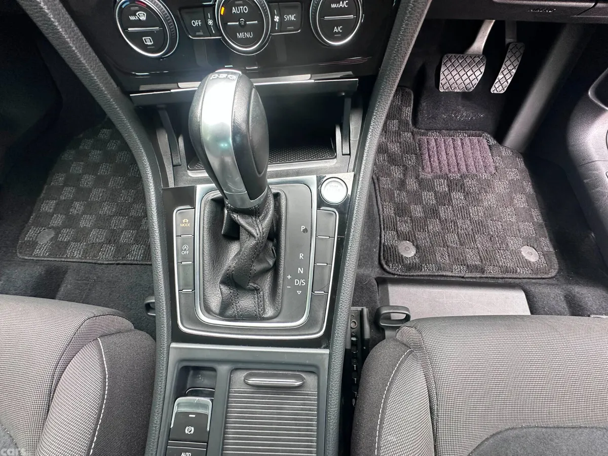 Volkswagen Golf Hatchback, Petrol, 2016, White