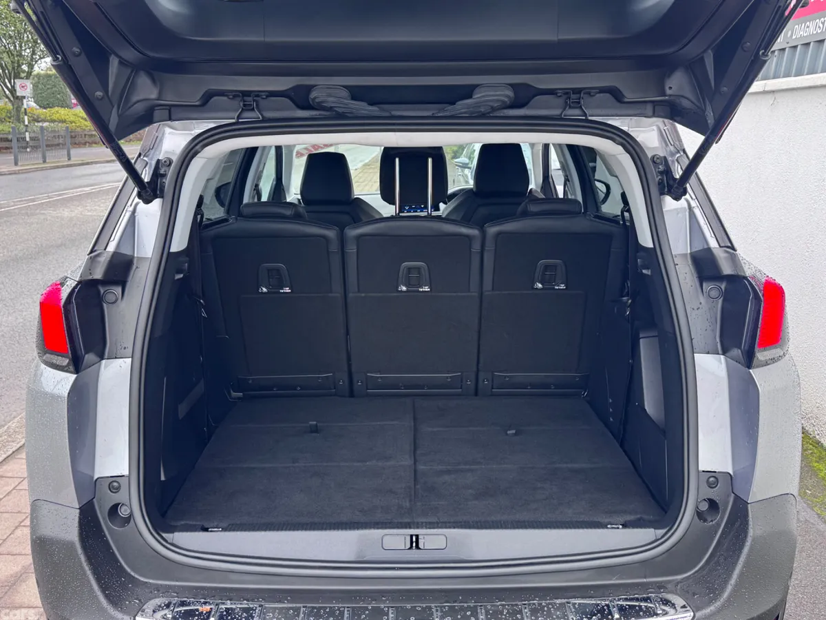 Peugeot 5008 MPV, Petrol, 2019, Grey