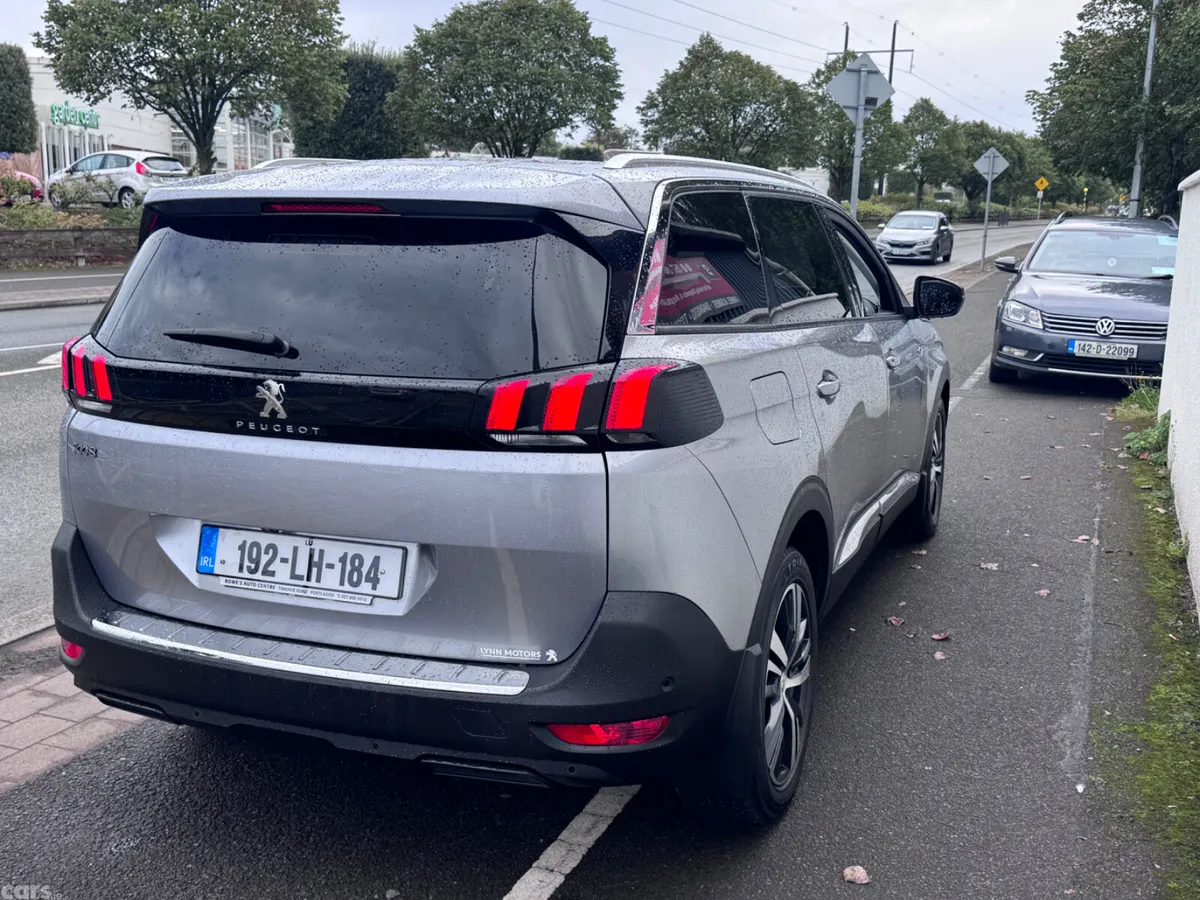 Peugeot 5008 MPV, Petrol, 2019, Grey