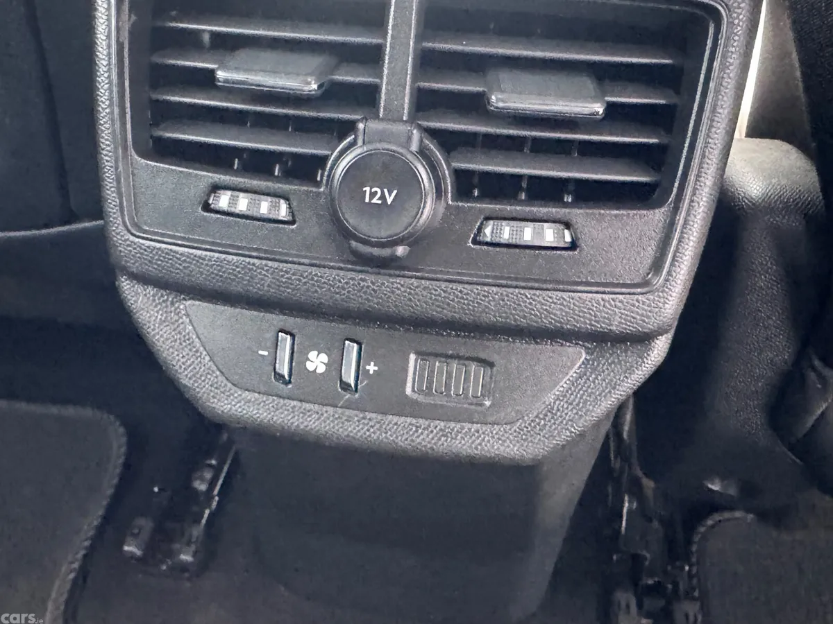 Peugeot 5008 MPV, Petrol, 2019, Grey