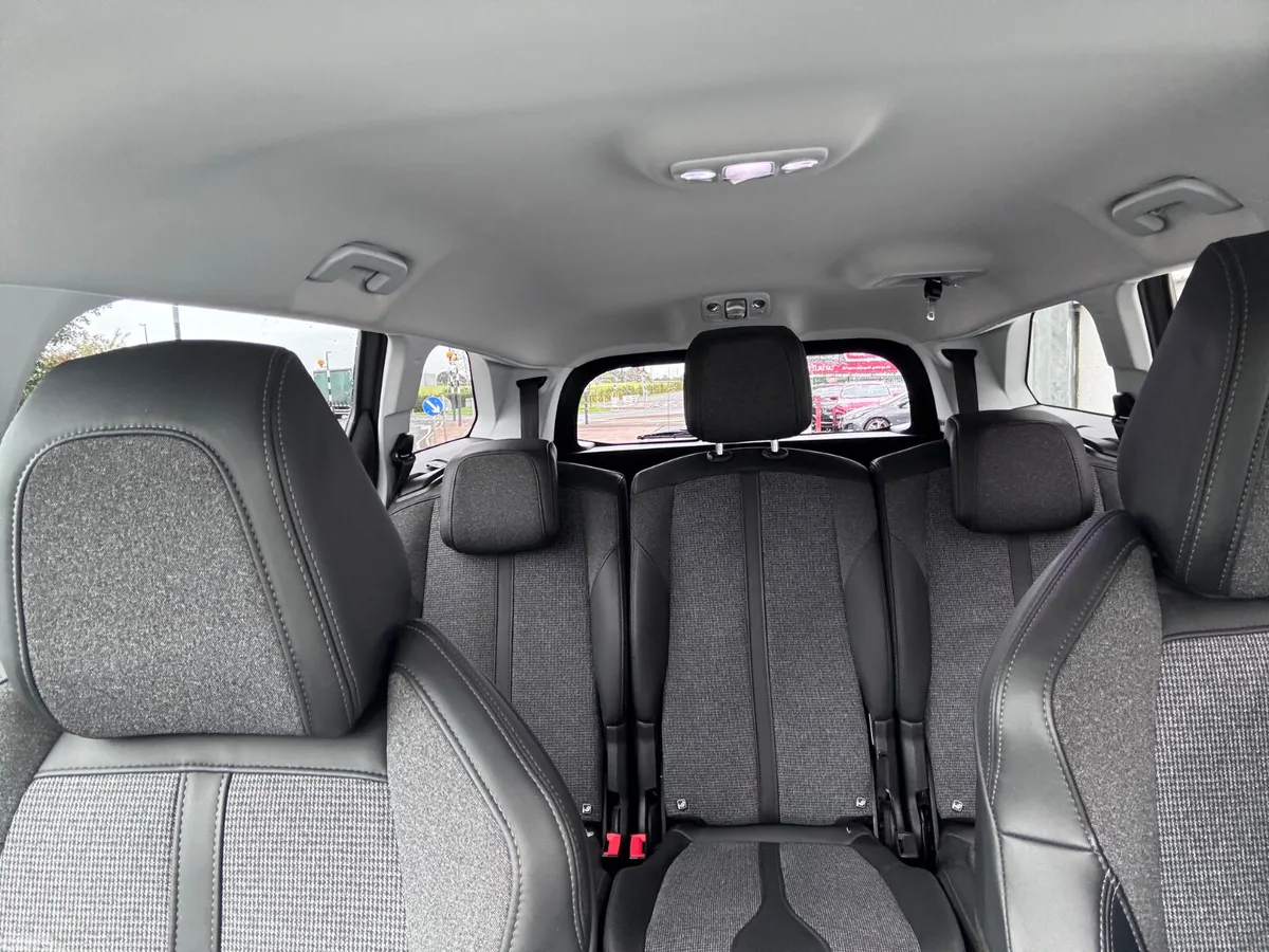 Peugeot 5008 MPV, Petrol, 2019, Grey