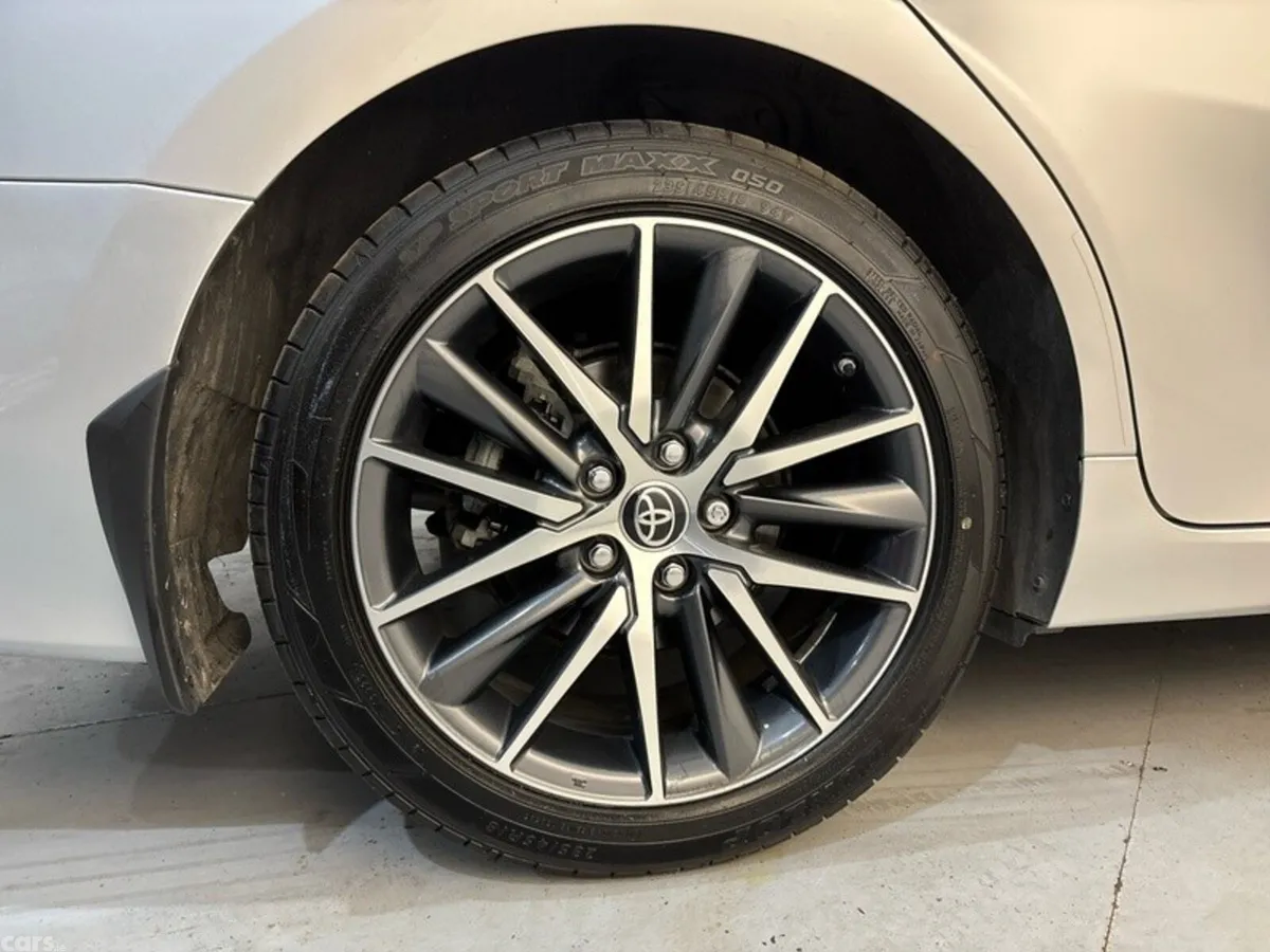 Toyota Camry Saloon, Petrol Hybrid, 2023, Grey