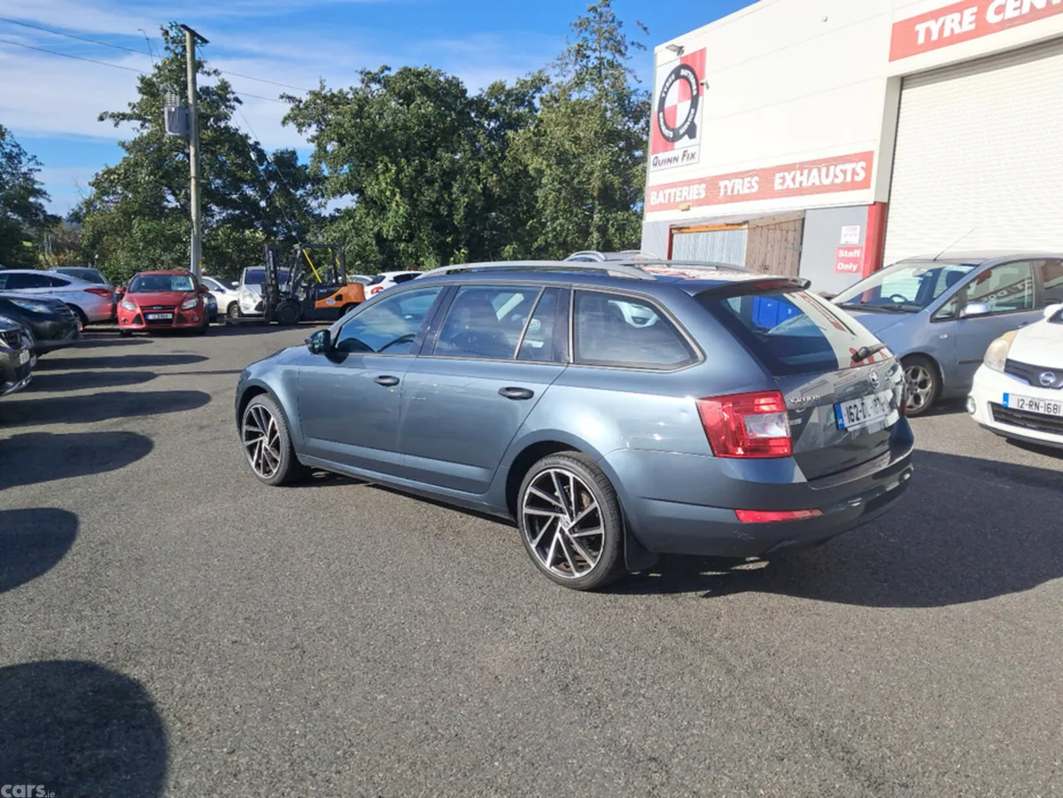 Skoda Octavia Estate, Diesel, 2016, Grey