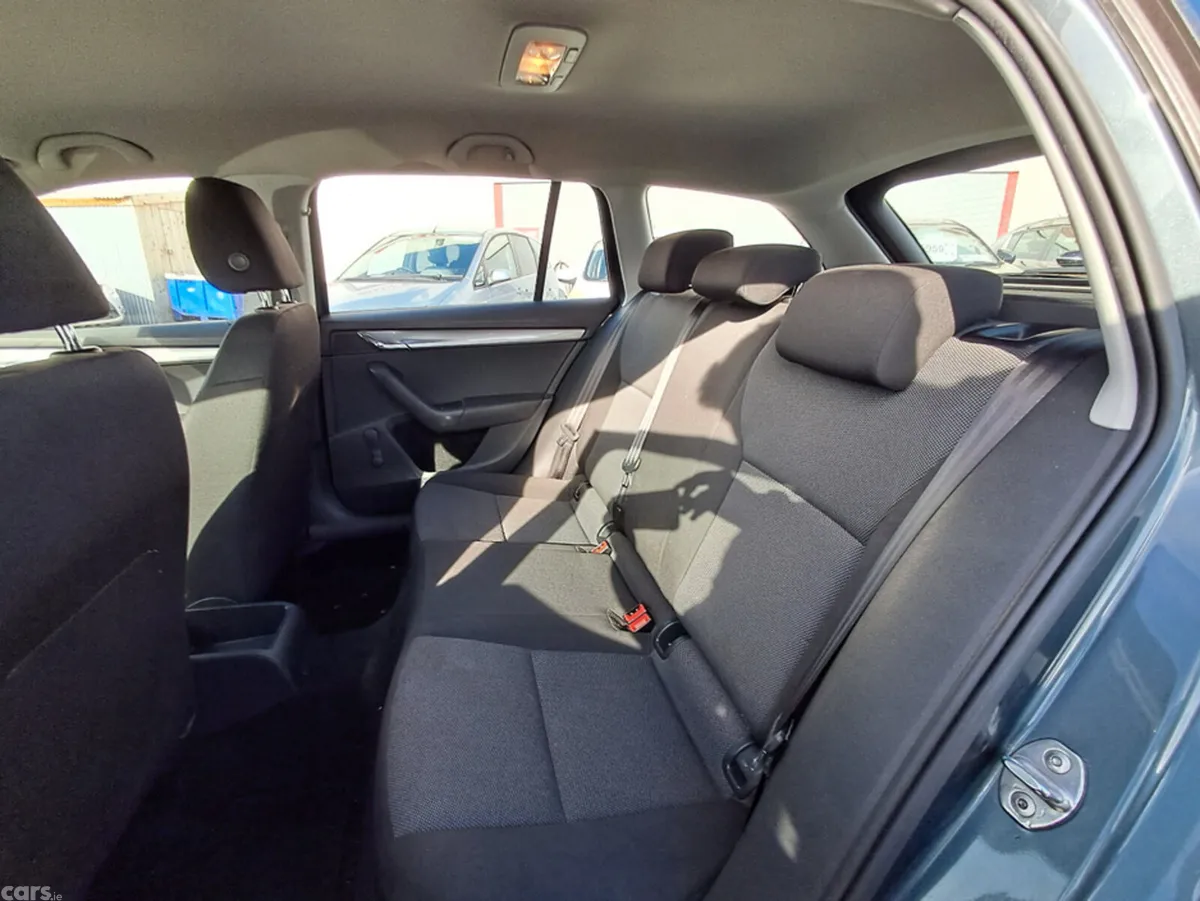 Skoda Octavia Estate, Diesel, 2016, Grey