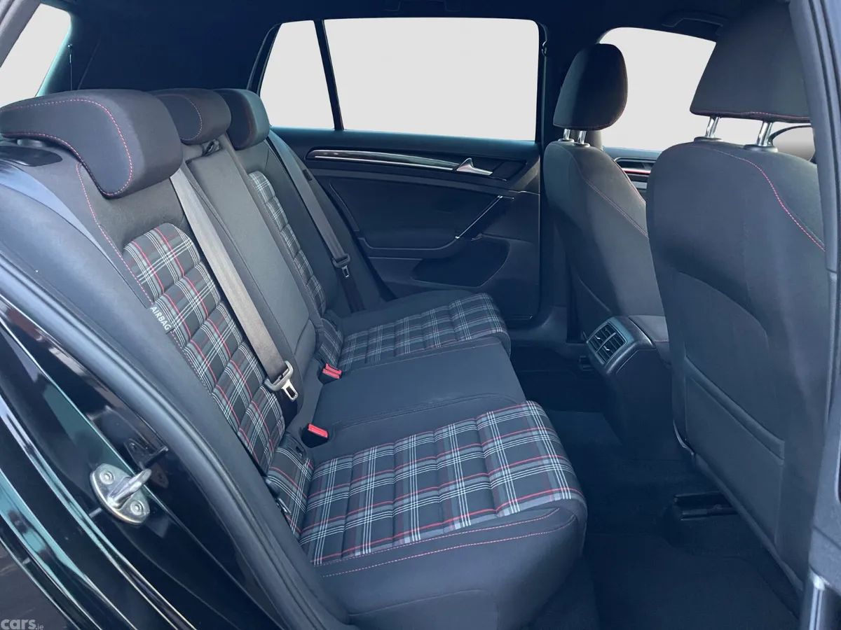 Volkswagen Golf Hatchback, Petrol, 2017, Black
