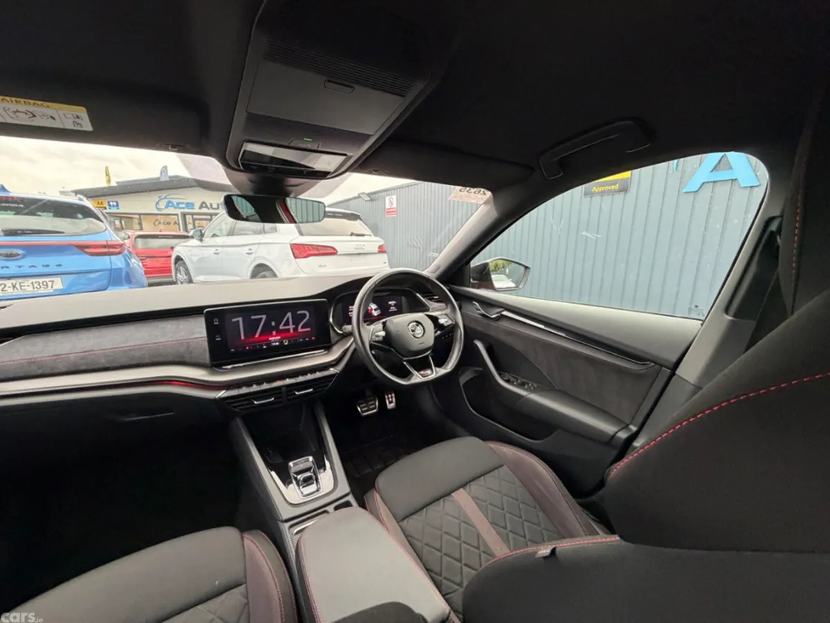 Skoda Octavia Hatchback, Petrol Hybrid, 2021, Red