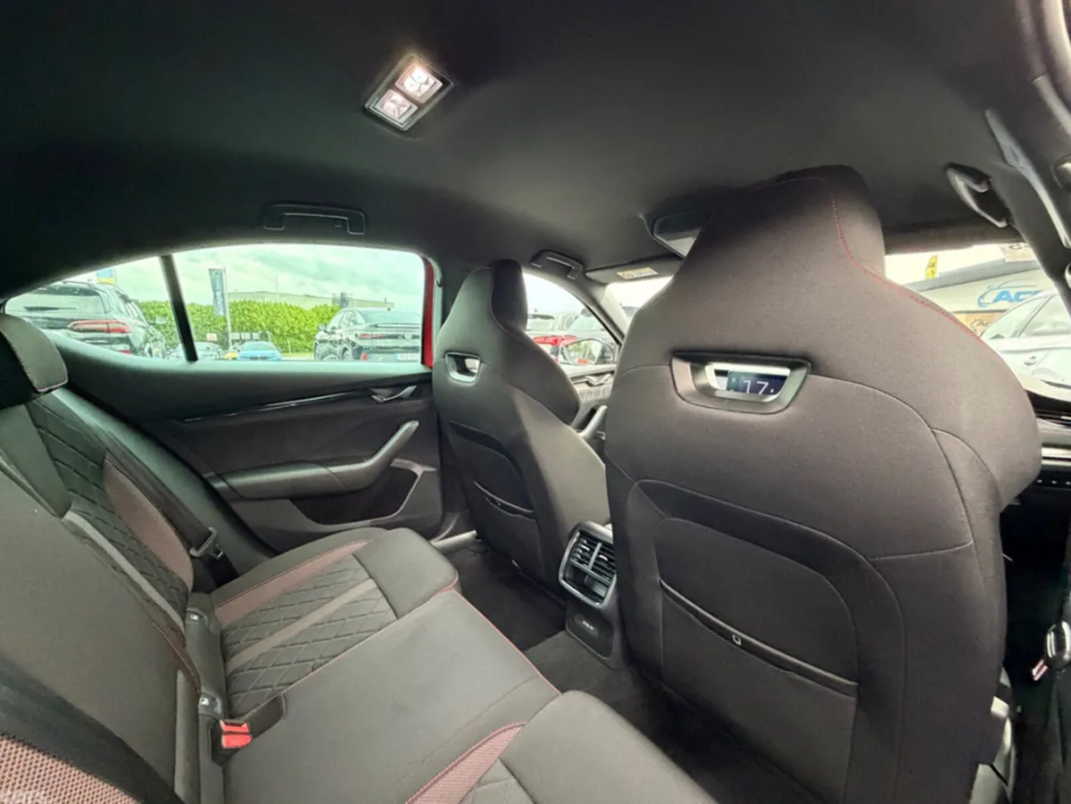 Skoda Octavia Saloon, Petrol Plug-in Hybrid, 2021, Red