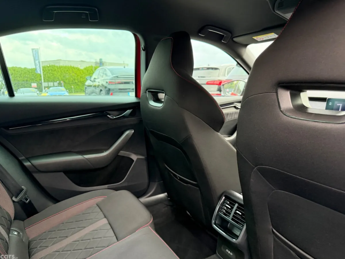 Skoda Octavia Saloon, Petrol Plug-in Hybrid, 2021, Red