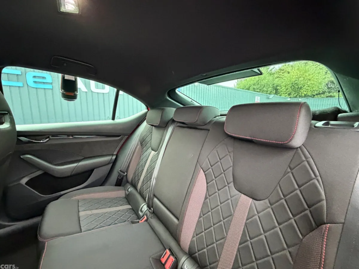 Skoda Octavia Saloon, Petrol Plug-in Hybrid, 2021, Red