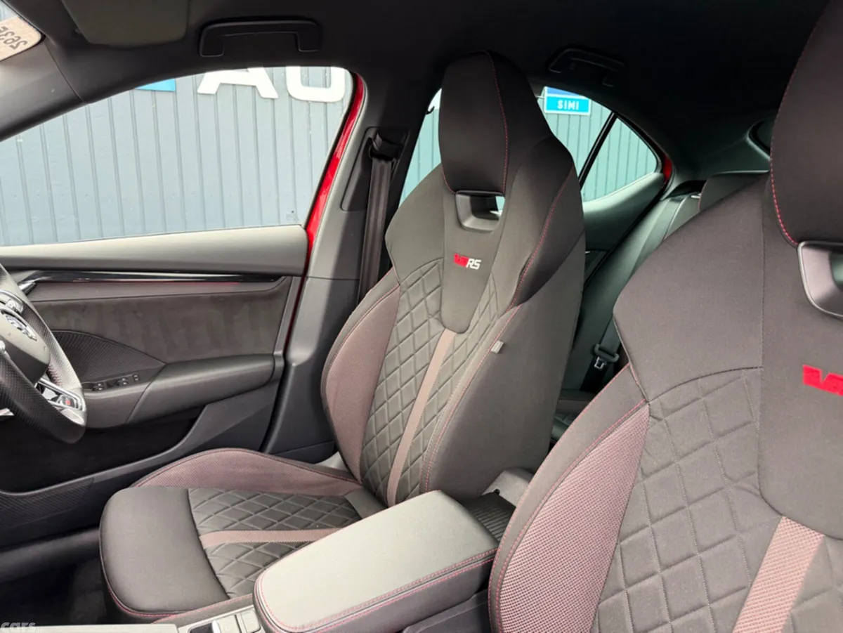 Skoda Octavia Saloon, Petrol Plug-in Hybrid, 2021, Red