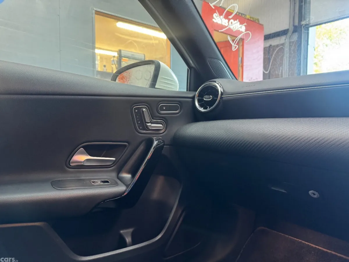 Mercedes-Benz A-Class Hatchback, Diesel, 2019, White