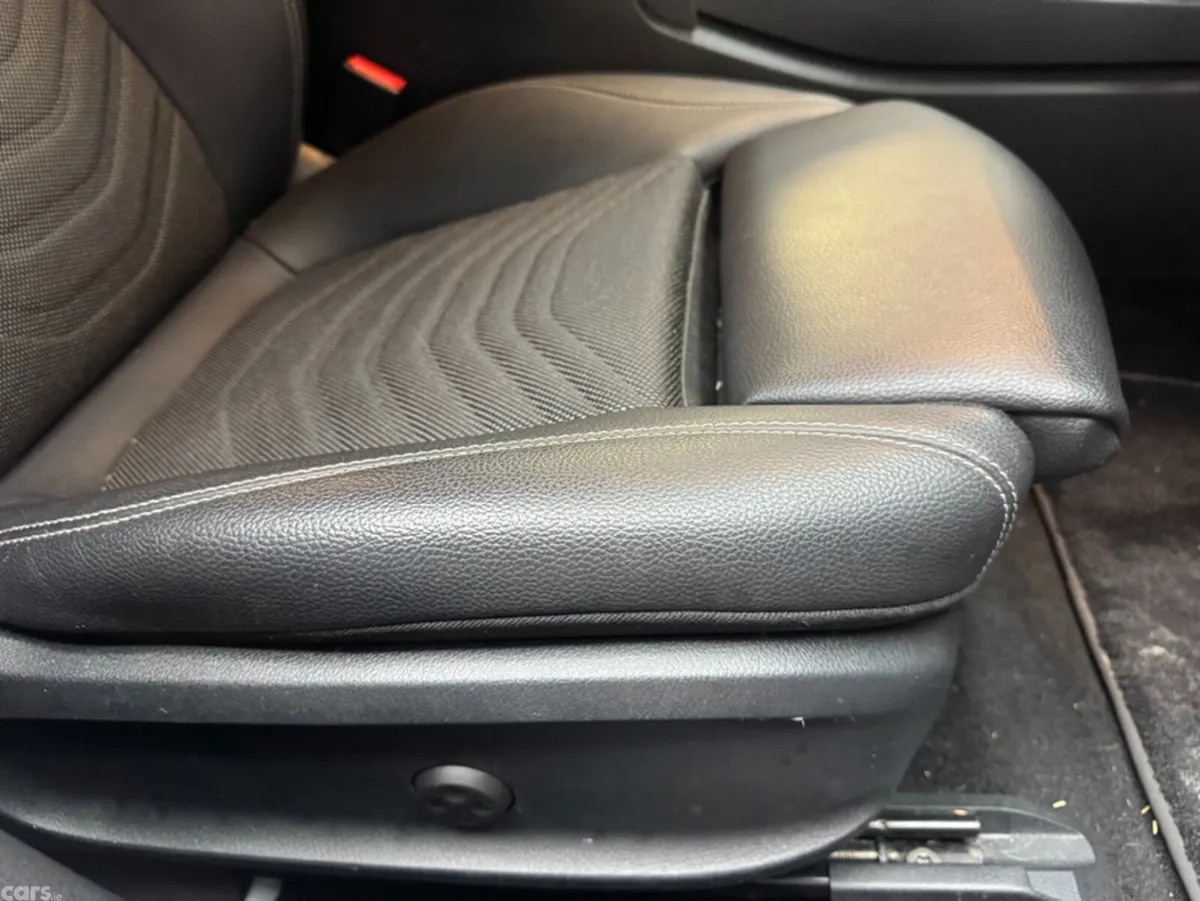 Mercedes-Benz A-Class Hatchback, Diesel, 2019, White