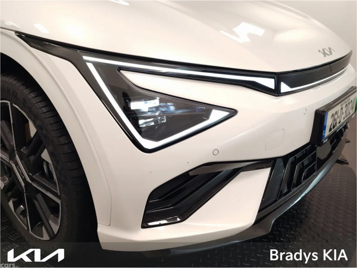 Kia EV6 MPV, Electric, 2026, White