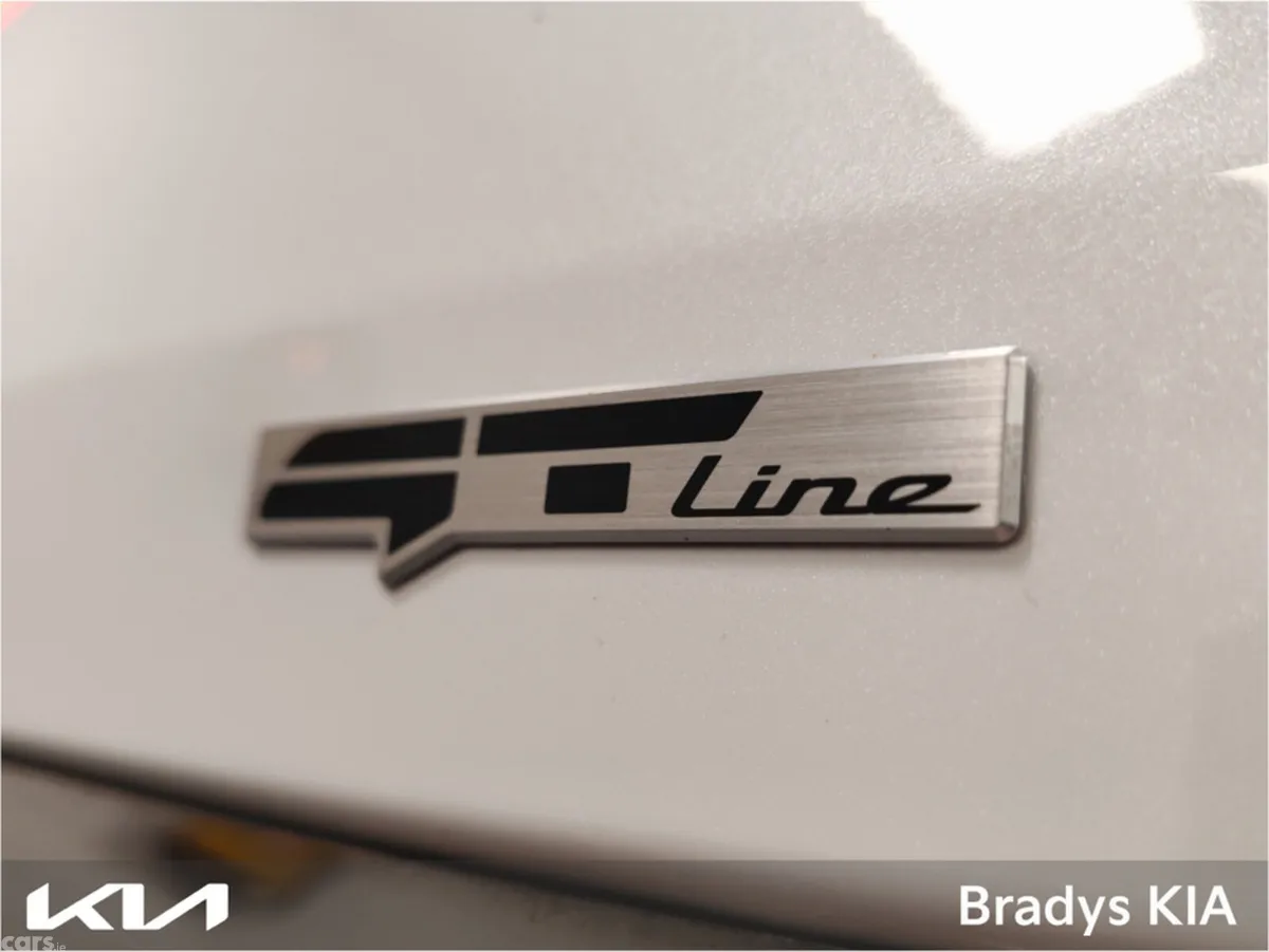 Kia EV6 MPV, Electric, 2026, White