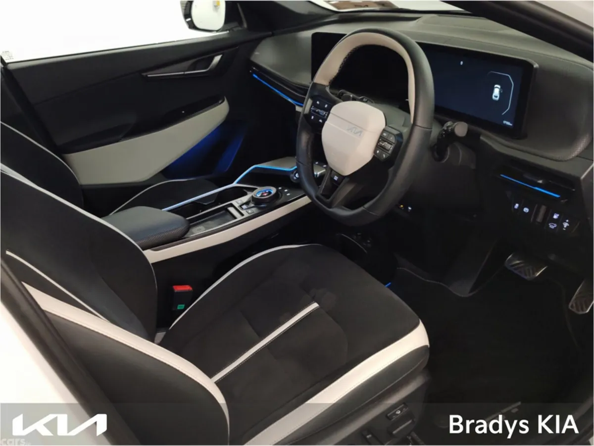 Kia EV6 MPV, Electric, 2026, White