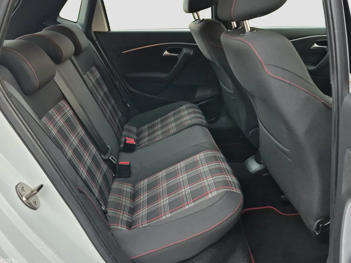 Volkswagen Polo Hatchback, Petrol, 2015, White
