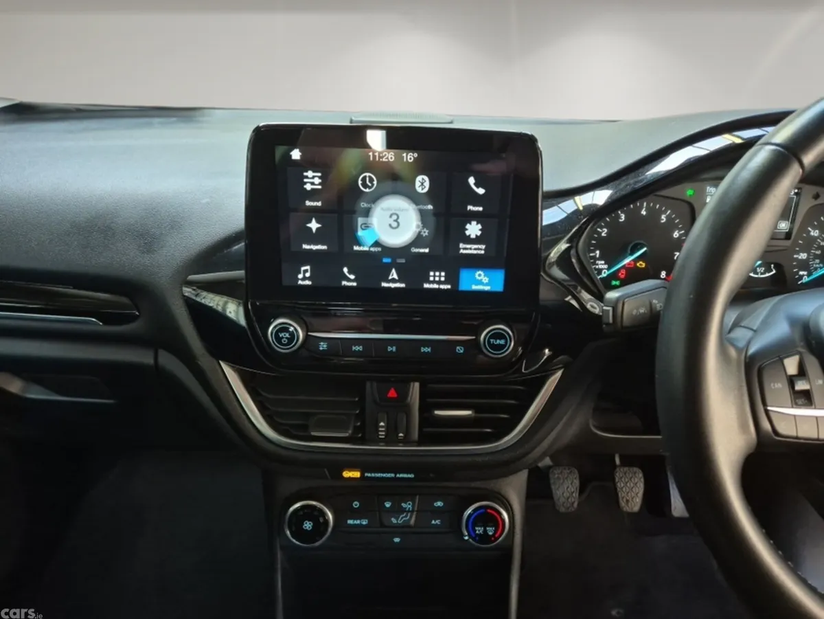 Ford Fiesta Hatchback, Petrol, 2017, Silver