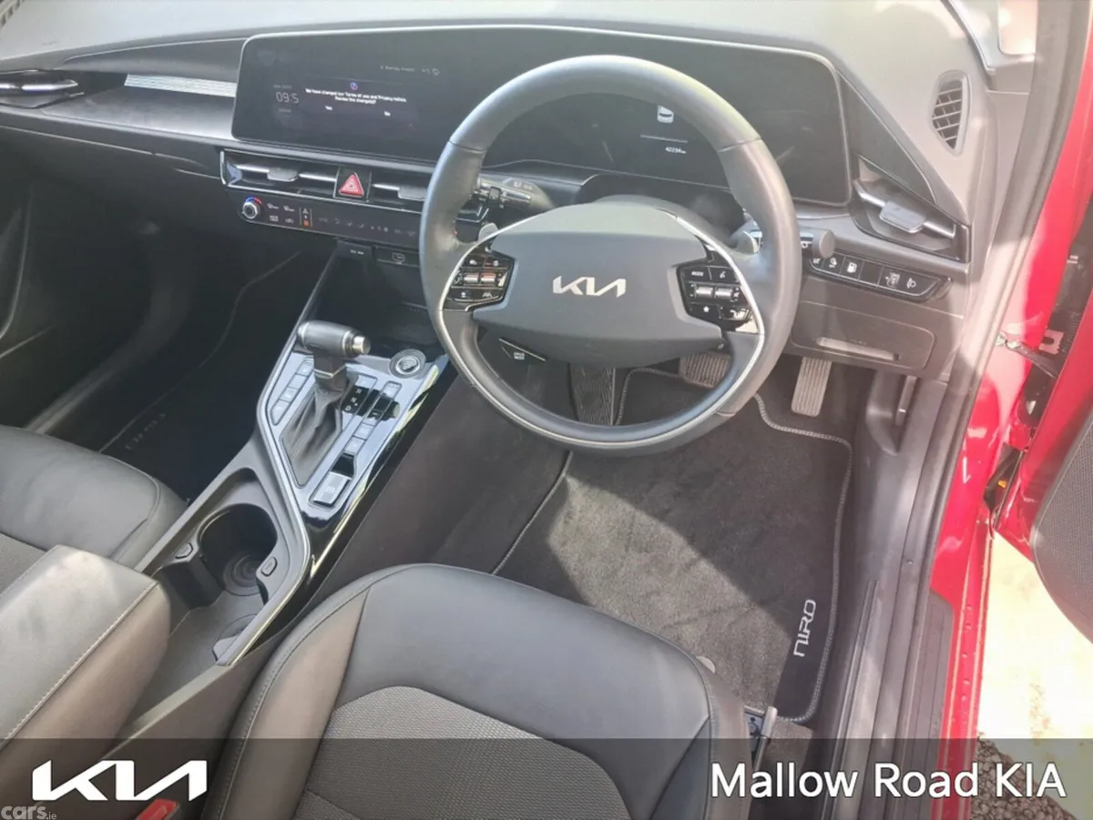 Kia Niro MPV, Petrol Plug-in Hybrid, 2023, Red