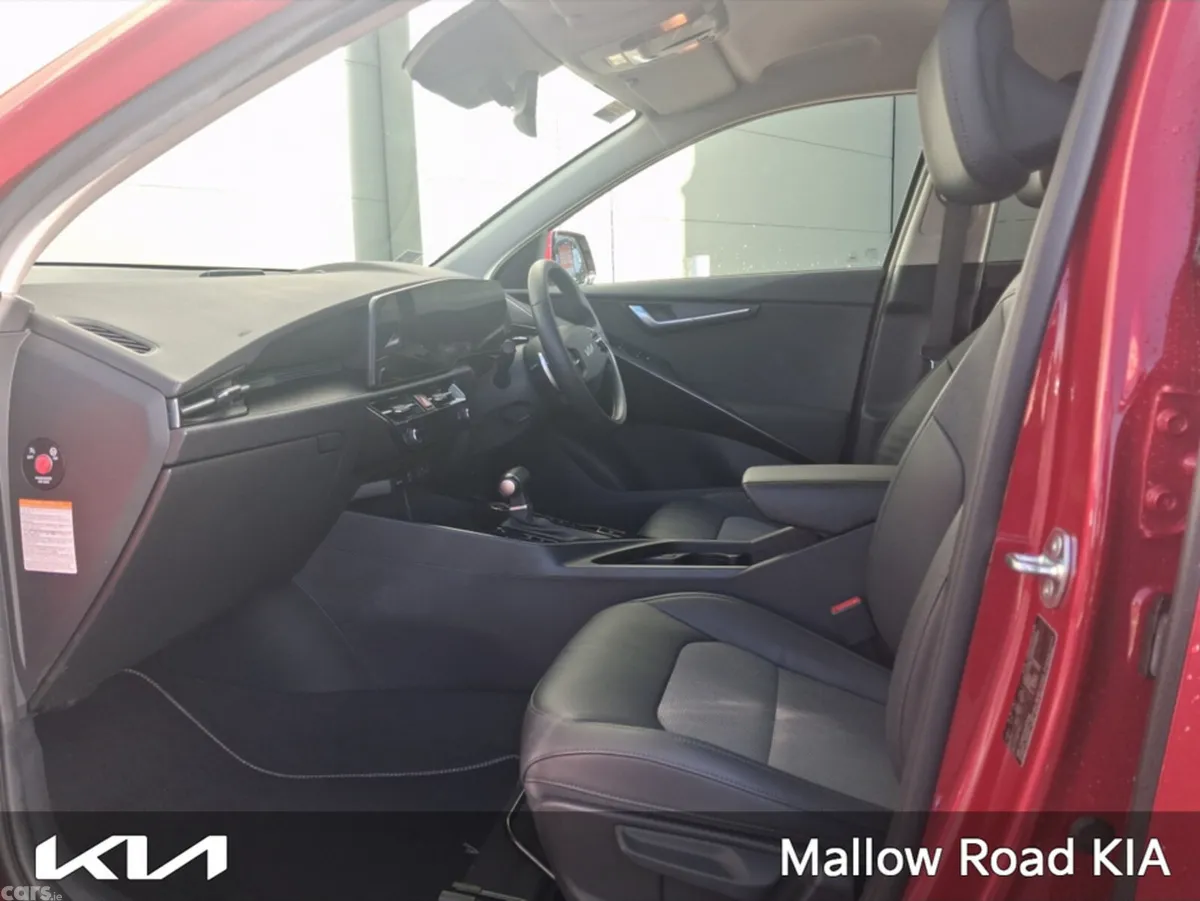 Kia Niro MPV, Petrol Plug-in Hybrid, 2023, Red
