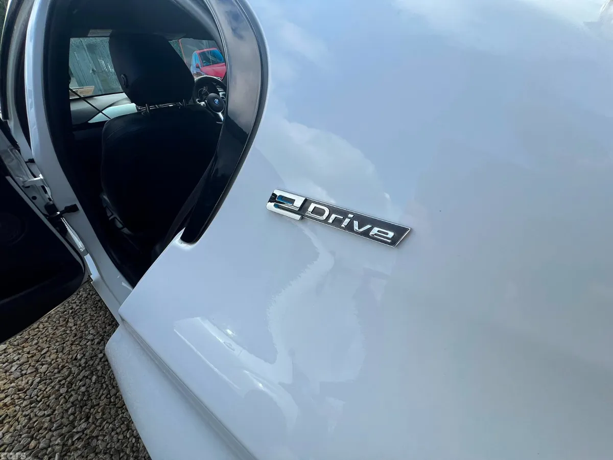 BMW 3-Series Saloon, Petrol Plug-in Hybrid, 2017, White