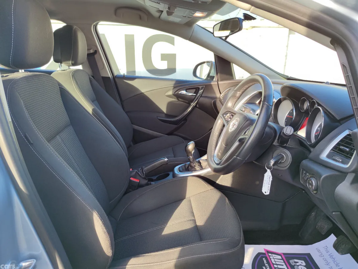Vauxhall Astra Hatchback, Petrol, 2015, Silver